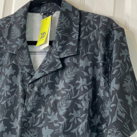 All In Motion - Men's Resort Shirt Size L - Picture 5 of 10